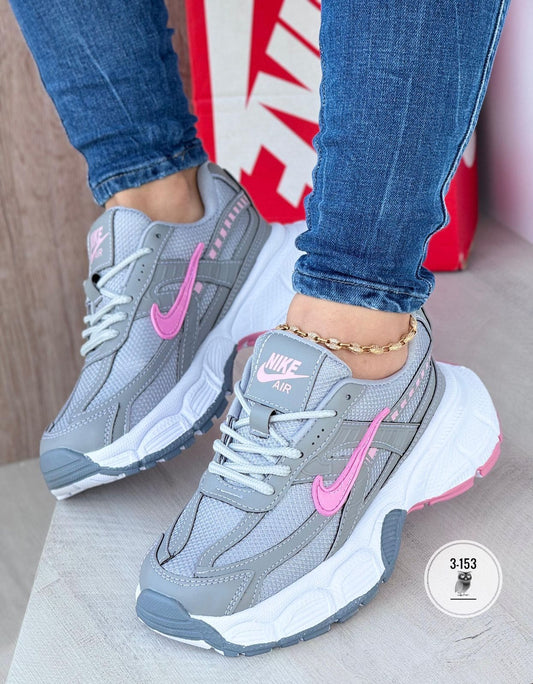 EXCLUSIVO!! - ZAPATILLAS NIKE REF 3153 ✨